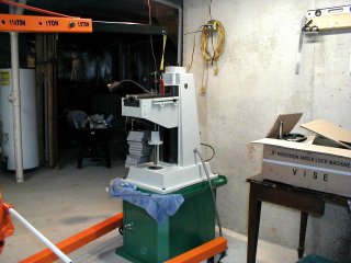 Grizzly
                3103 Milling Machine Knee